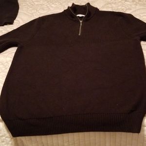 CALVIN KLEIN SWEATER.